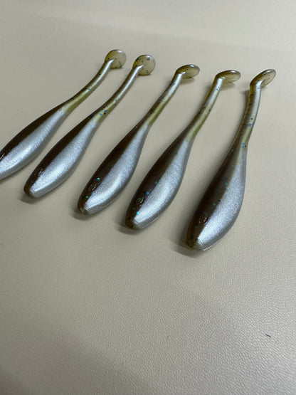 Mudminnow Flash – 4.5” Dirty Shad Paddle Tail Soft Plastic       (8-Pack)