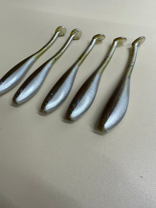Mudminnow Flash – 4.5” Dirty Shad Paddle Tail Soft Plastic       (8-Pack)