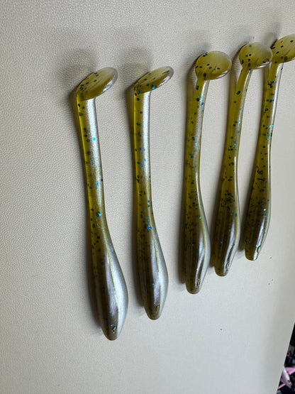Mudminnow Flash – 4.5” Dirty Shad Paddle Tail Soft Plastic       (8-Pack)